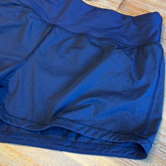 Lululemon Final Lap Navy Blue Mesh Shorts 2.5” - Picture 3 of 8